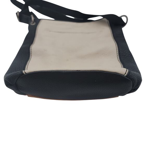 The Sak Leather Crossbody Purse - Picture 10 of 12